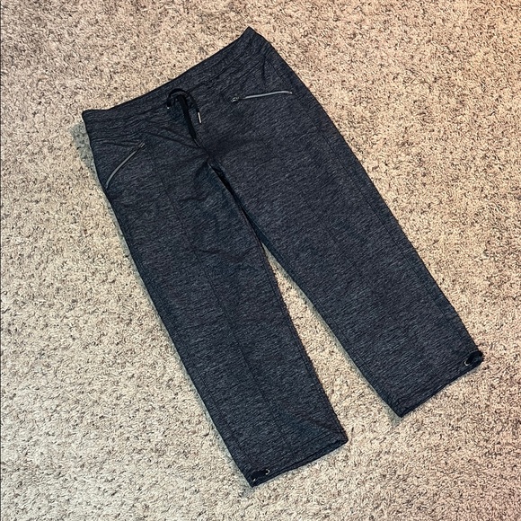 Athleta Pants - Athleta Quest Metro Slouch Capri Pants Medium Heather Gray Travel Jogger NWOT